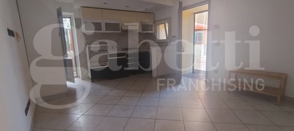 2 Schlafzimmer Haus in Rome, Italy, Nr. 364179 2