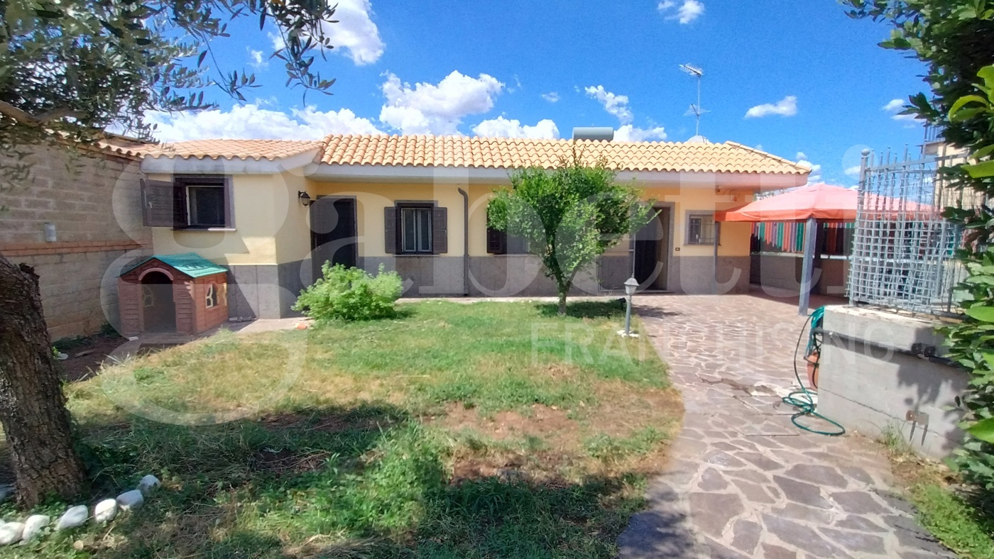 2 Schlafzimmer Haus in Rome, Italy, Nr. 364179