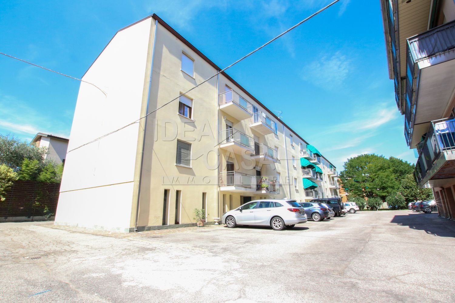 Apartamento T4 em Mirandola, Italy N.º 400480