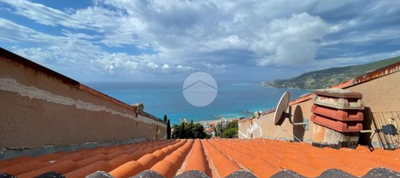 Apartamento de 2 habitaciónes en Ospedaletti, Italy No. 301128 18