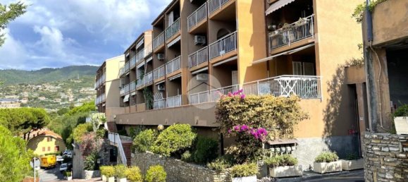 Apartamento de 2 habitaciónes en Ospedaletti, Italy No. 301128 2
