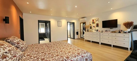 7 bedrooms House in Favrieux, France No. 327517 9