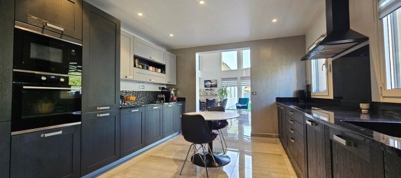 7 bedrooms House in Favrieux, France No. 327517 6