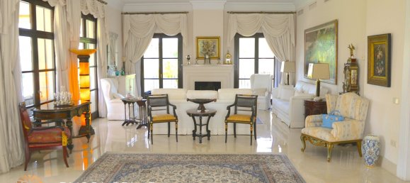 Villa de 4 dormitorios en Marbella, Spain No. 6197 30