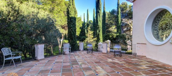 Villa de 4 dormitorios en Marbella, Spain No. 6197 18