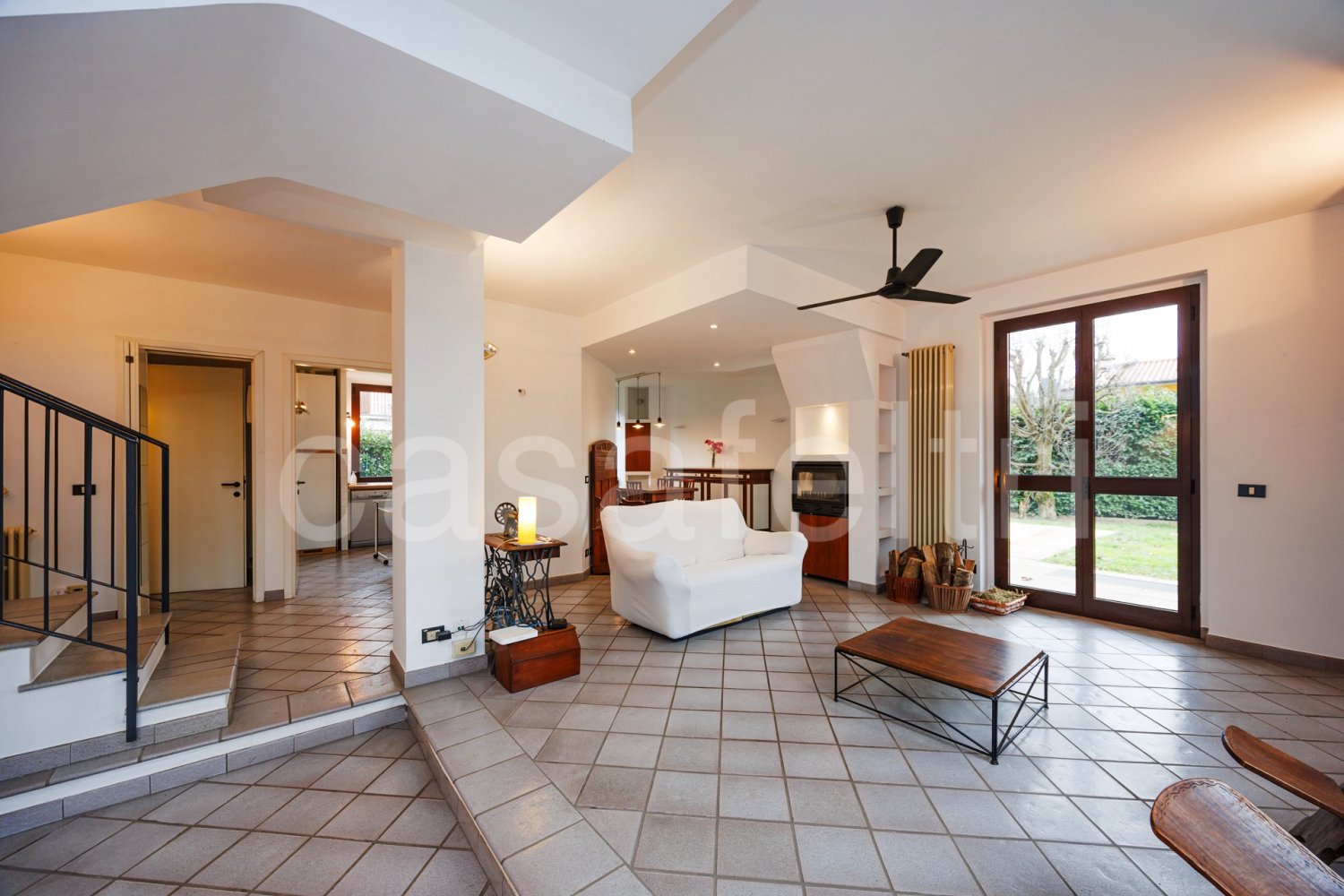 4 bedrooms Villa in Mozzo, Italy No. 133030