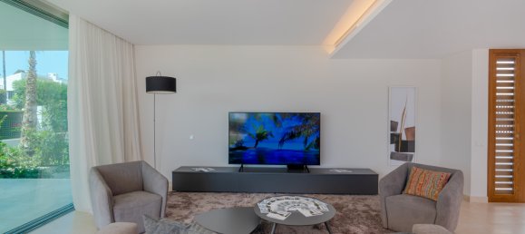 4 bedrooms Villa in San Pedro de Alcantara, Spain No. 582 22