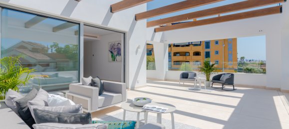 4 bedrooms Villa in San Pedro de Alcantara, Spain No. 582 11