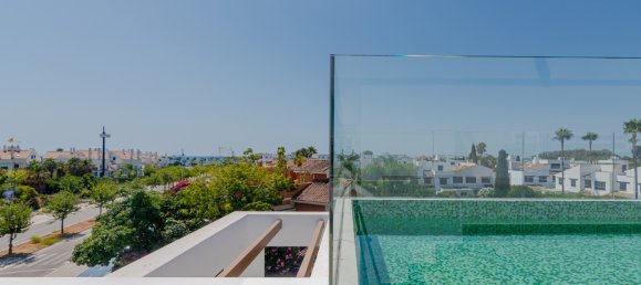 4 bedrooms Villa in San Pedro de Alcantara, Spain No. 582 17