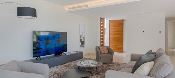 4 bedrooms Villa in San Pedro de Alcantara, Spain No. 582 25