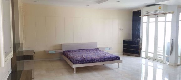 2 bedrooms Condo in Khlong Toei, Thailand No. 4353 9