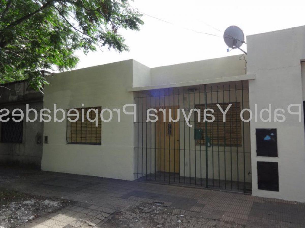 2 bedrooms House in Tres de Febrero, Argentina No. 3565