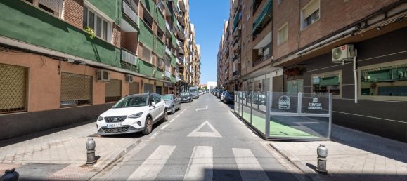 Garage à Granada, Spain 16m² No. 172036 3