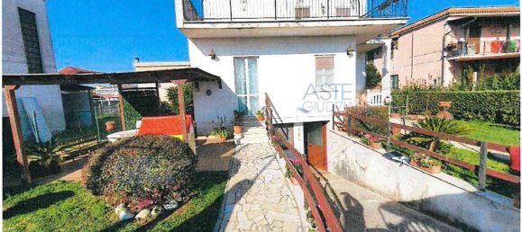 11 rooms House in Aprilia, Italy No. 97771 11