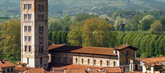 4 rooms Apartment in Lucca, Italy No. 107804 3