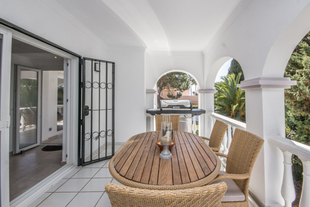 3 bedrooms Villa in Marbella, Spain No. 95097