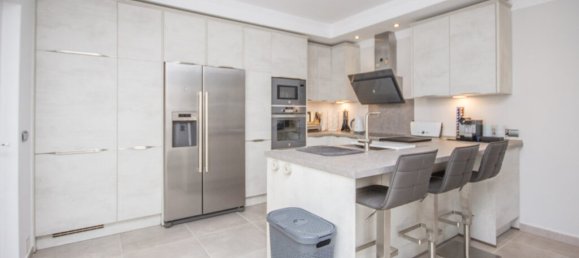 3 bedrooms Villa in Marbella, Spain No. 95097 11