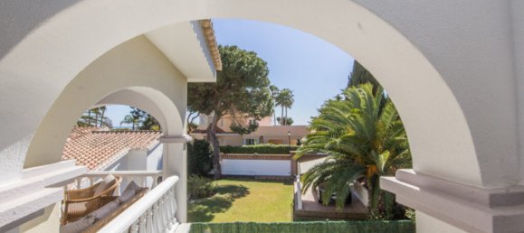 3 bedrooms Villa in Marbella, Spain No. 95097 2
