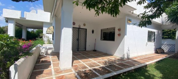 5 bedrooms Villa in Marbella, Spain No. 146653 2