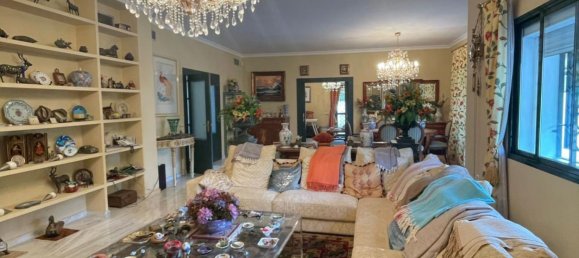 5 bedrooms Villa in Marbella, Spain No. 146653 9