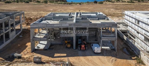 4 bedrooms Villa in Lagos, Portugal No. 7490 4