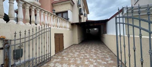 4 bedrooms Commercial property in Kolossi, Cyprus No. 20686 10