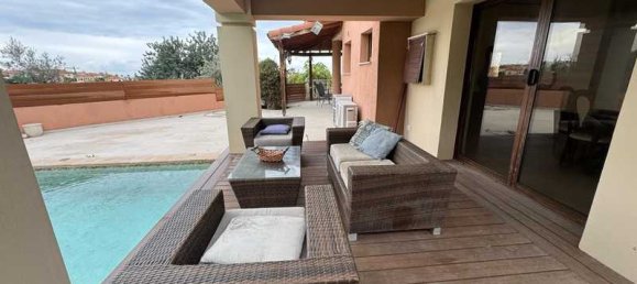 4 bedrooms Commercial property in Kolossi, Cyprus No. 20686 5