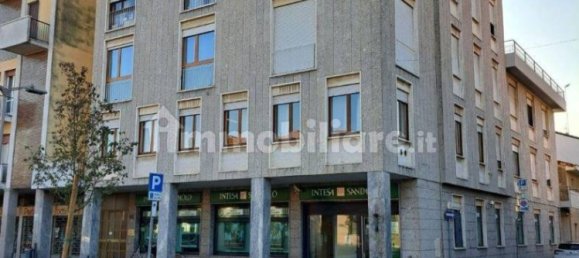 Apartamento de 2 dormitorios en Magnago, Italy No. 179995 6