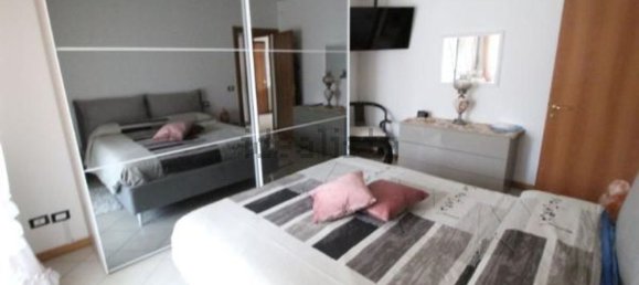 4 bedrooms Penthouse in Ravenna, Italy No. 355028 3