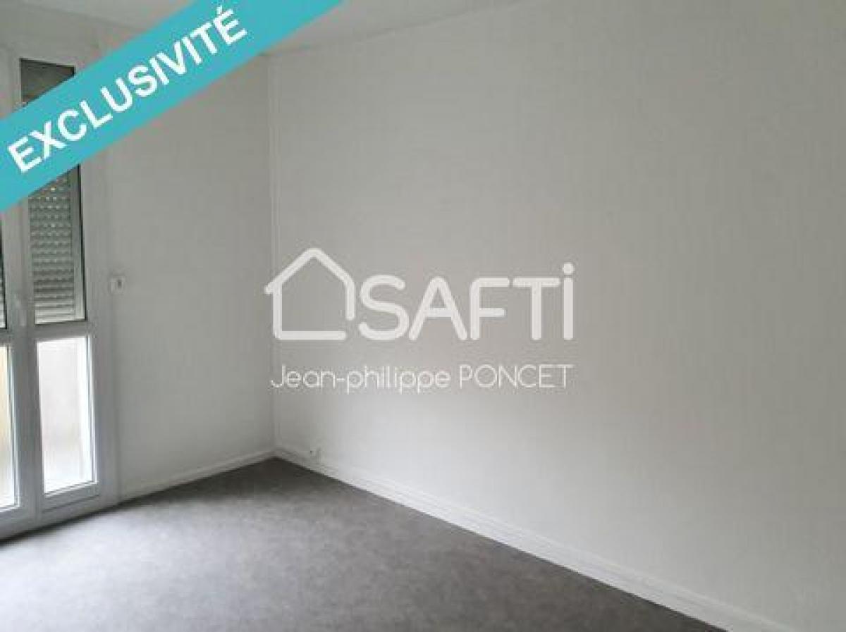 2 bedrooms Apartment in Saint-Quentin, France No. 12744