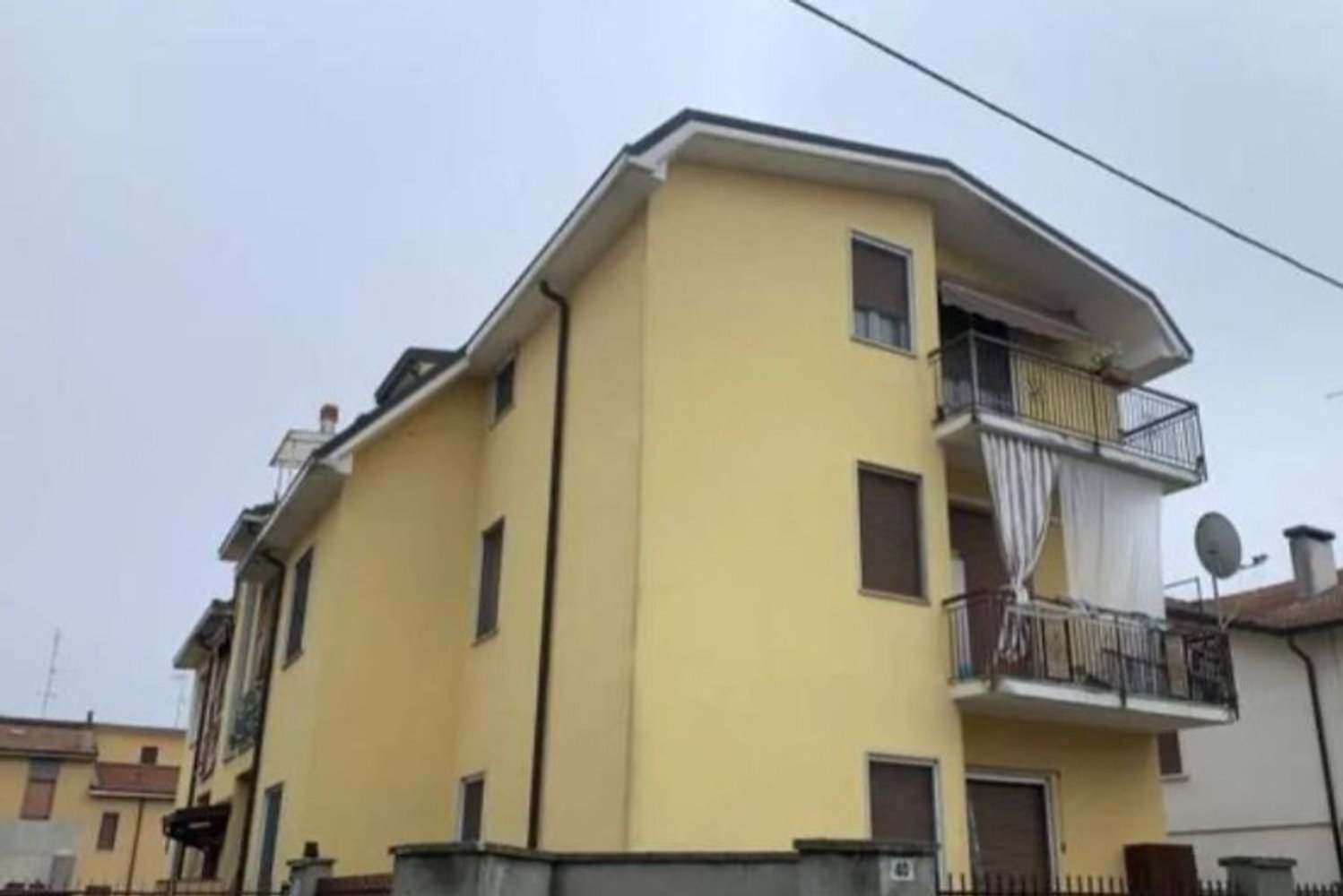 3غرفة شقة في Motta Visconti, Italy رقم 115286