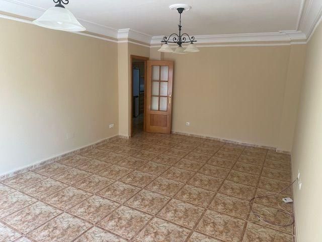 Apartamento de 2 dormitorios en Torrevieja, Spain No. 236274