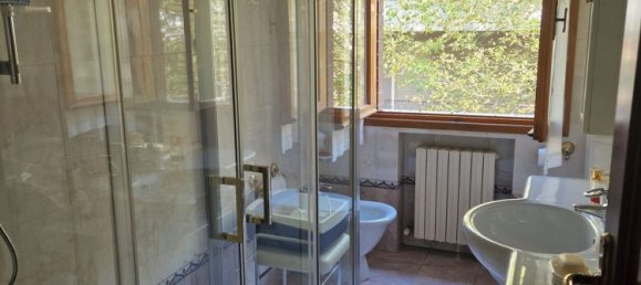 Квартира с 4 спальнями в Модена, Италия № 370522 17