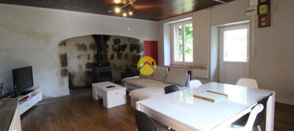 2 bedrooms House in Vic-sur-Cere, France No. 343623 4