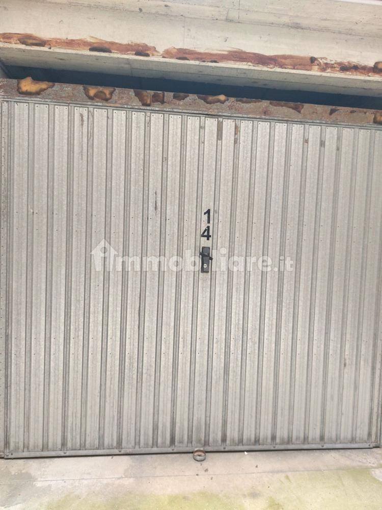 17m² Garage in Rome, Italy No. 327651