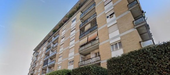 5 rooms Apartment in Aprilia, Italy No. 101017 4