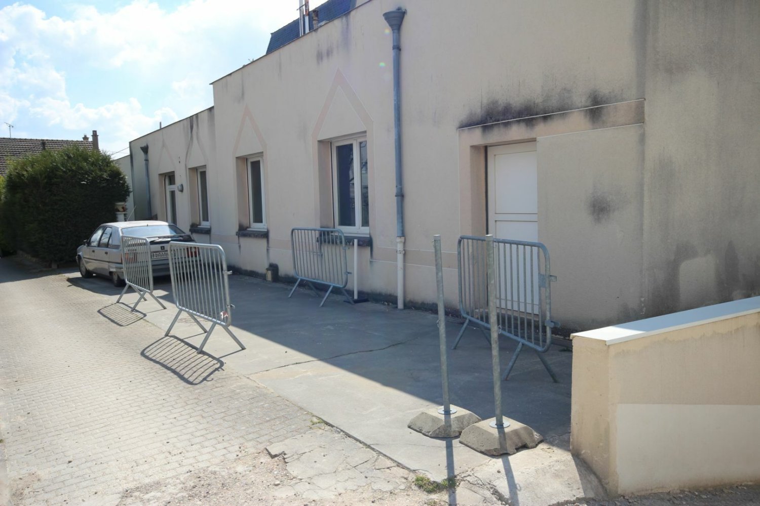 220m² Commercial property in Clamart, France No. 174575