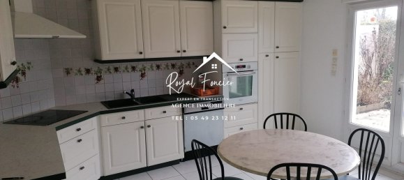 Casa de 3 dormitorios en Artannes-sur-Indre, France No. 86734 2