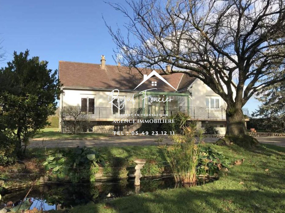 Casa de 3 dormitorios en Artannes-sur-Indre, France No. 86734