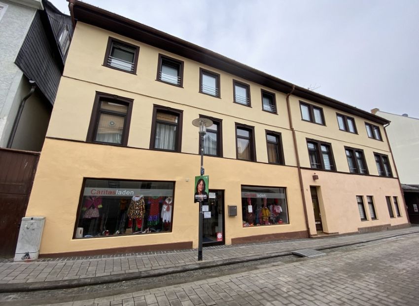 Здание с 16 комнатами в Райнгау-Таунус, Германия № 205640