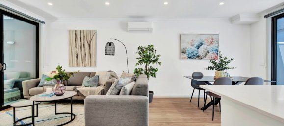 3 bedrooms Townhouse in Blackburn, Australia No. 1124 4