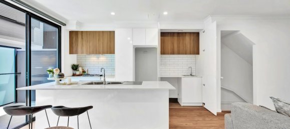 3 bedrooms Townhouse in Blackburn, Australia No. 1124 5