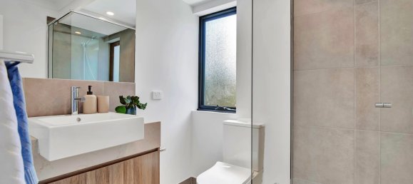 3 bedrooms Townhouse in Blackburn, Australia No. 1124 11