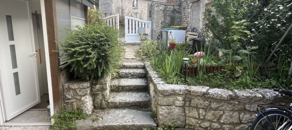 2 bedrooms House in Vernon, France No. 358761 2