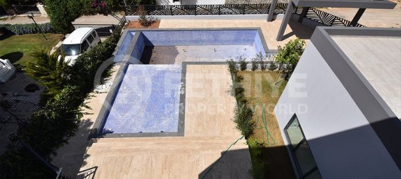 Villa 5+1 in Oludeniz, Turkey No. 16978 3