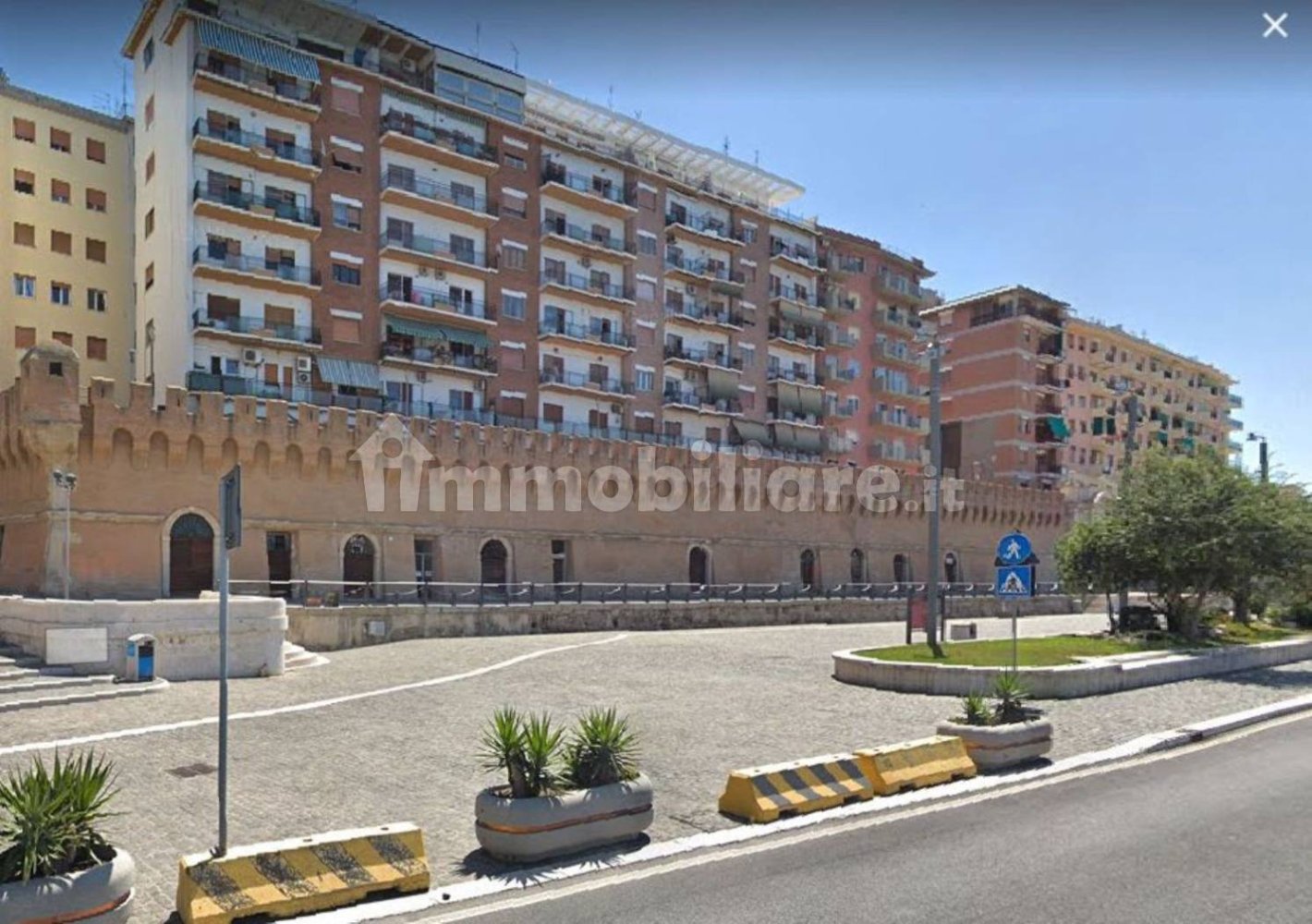 2 rooms Commercial property in Civitavecchia, Italy No. 85618