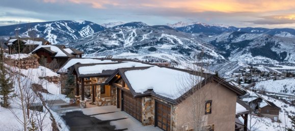 Propiedad comercial de 5 dormitorios en Avon, USA No. 560302 2