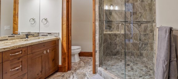 Propiedad comercial de 5 dormitorios en Avon, USA No. 560302 23