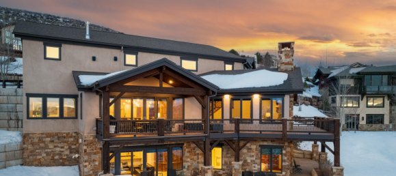 Propiedad comercial de 5 dormitorios en Avon, USA No. 560302 25