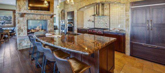 Propiedad comercial de 5 dormitorios en Avon, USA No. 560302 11